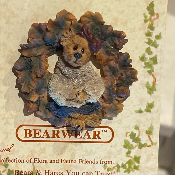 Boyd's Bears Bearwear Pin Floral Collection - Picture 2 of 9